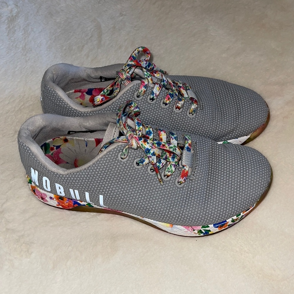 Nobull gray floral trainers Sz 7